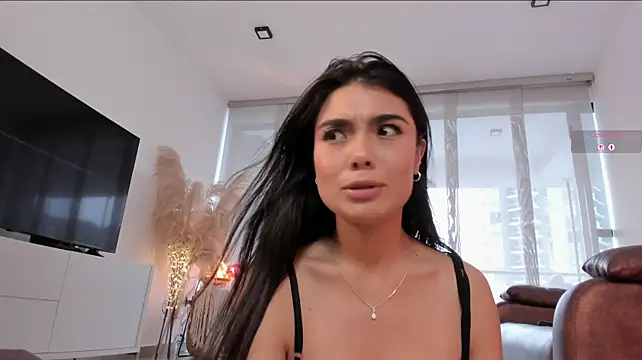 Alexandra_ra webcam