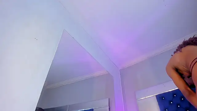Ciara_HotTs live cam on StripChat