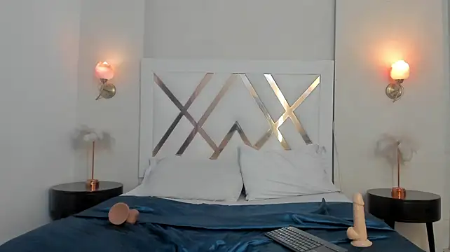 Sky_Collins_ webcam