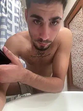 Activazo1998 webcam