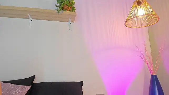 Isabella_Whiitee_ webcam