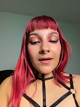 Amelie-RedHoney