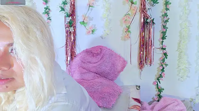 IvonnyBon_gh в эфире на Stripchat