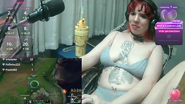 MorangoCChoc live cam on StripChat