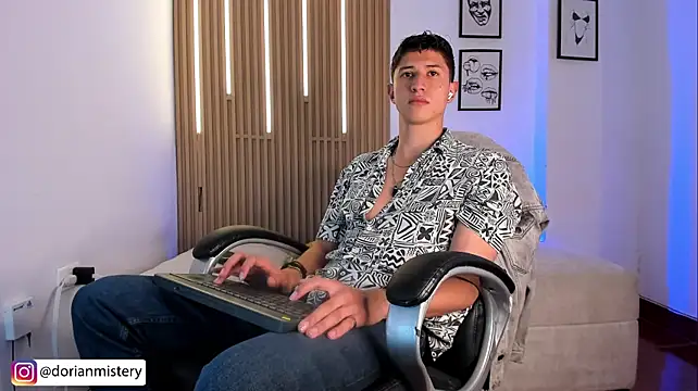 Dorianmistery2322_ webcam