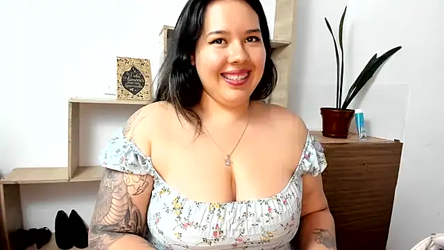 LinaBrowm webcam