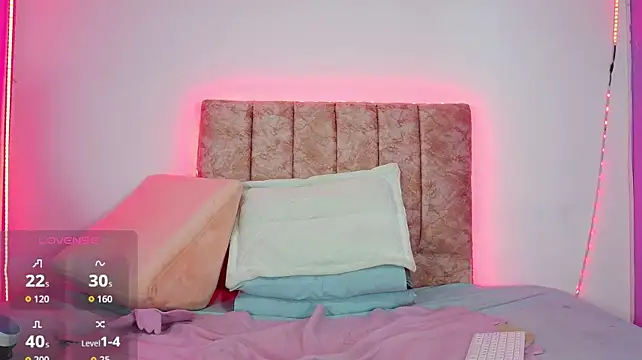 Ava_Raye