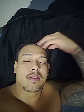 marcosdougllaaas live cam on StripChat