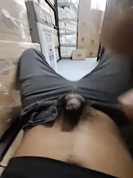 Charlyx-20 live cam on StripChat