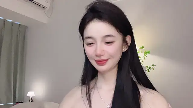 Annie-3 live on Stripchat