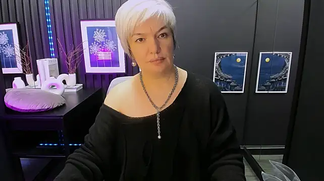 CarmenSoft в эфире на Stripchat