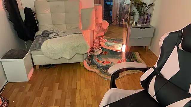ari_kat webcam