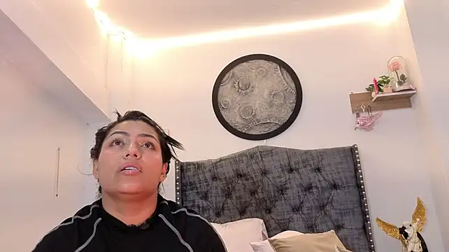 kyana_cream webcam