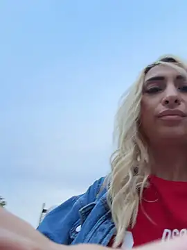 KelseyJunes webcam