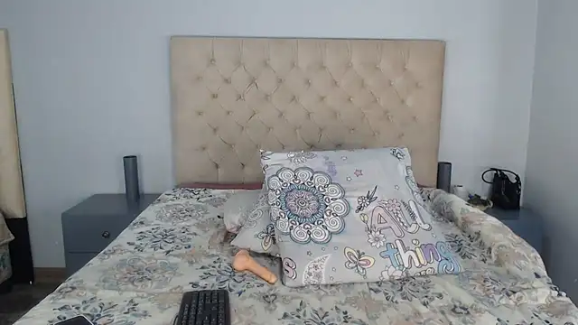 BiggAssAngie1 webcam