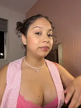 Shara_dreams live cam