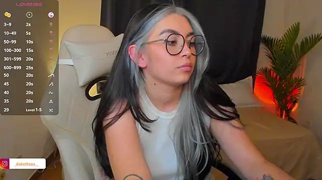 dakottaa_