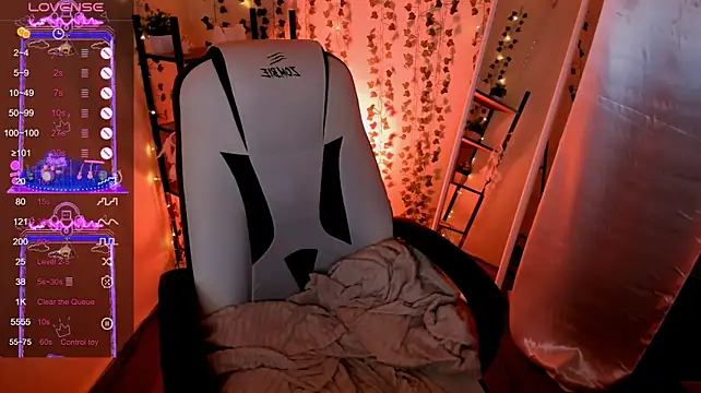 AnyaTaylor_ webcam