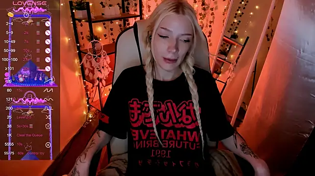 AnyaTaylor_ webcam