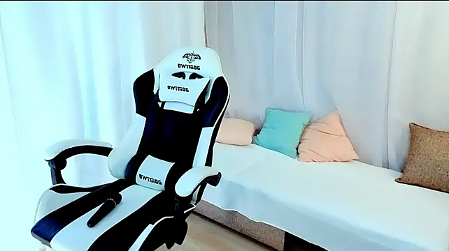 Lily_Daviss