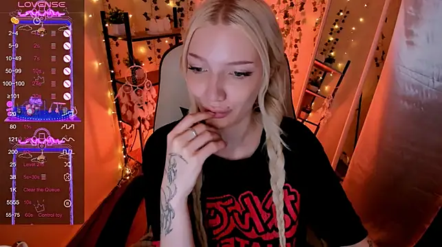 AnyaTaylor_ webcam