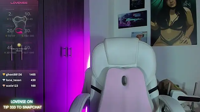 miakushmodel webcam