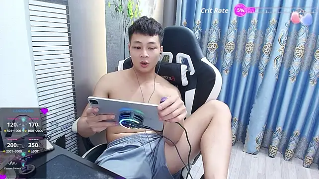 Naughty___asian webcam