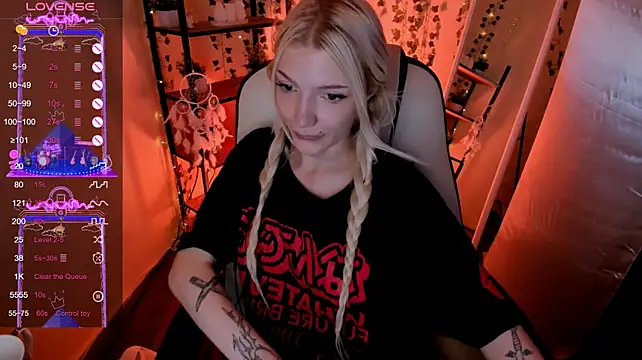 AnyaTaylor_ webcam