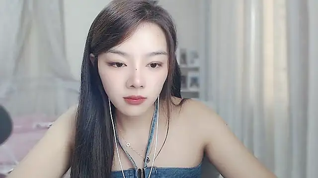 Romy-sweet webcam