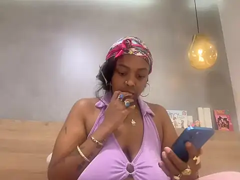 ChocolateCakeQueen webcam