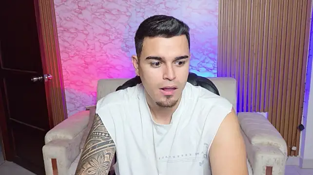 Soy-Albert_ live cam on StripChat