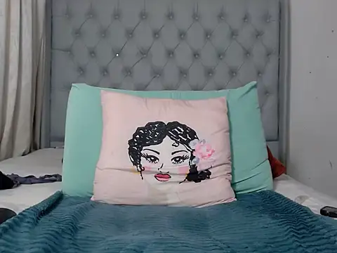 HotSexxy12 webcam