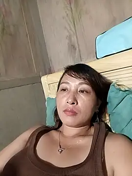 Angelina-Luxxy webcam