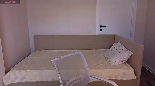 Nicea_Harrison webcam