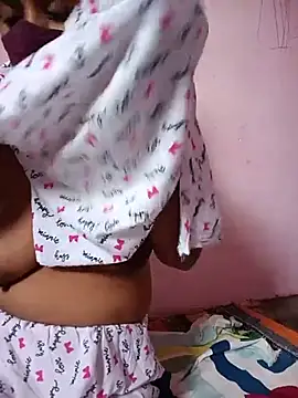 poojasexy71 webcam