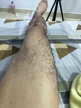 LuiguiMoore live cam on StripChat