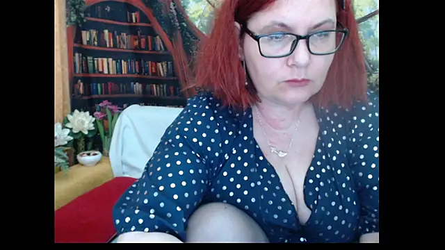 PlayfullMature webcam