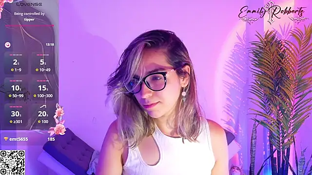 Emmi_Roberts