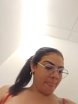 sofiaalarson live cam on StripChat