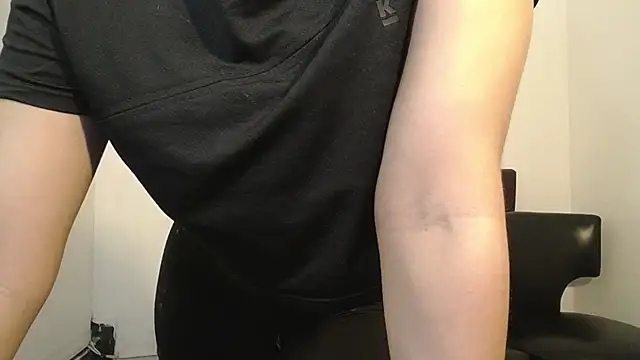 Little18Doll webcam