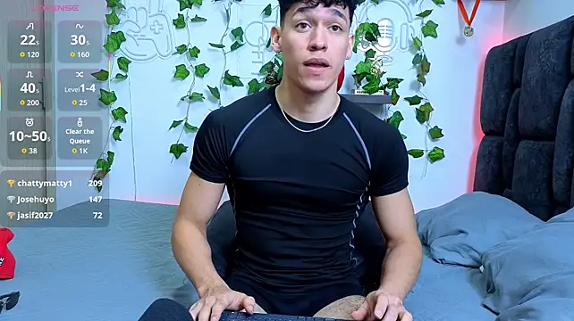 Luke_Muscle webcam