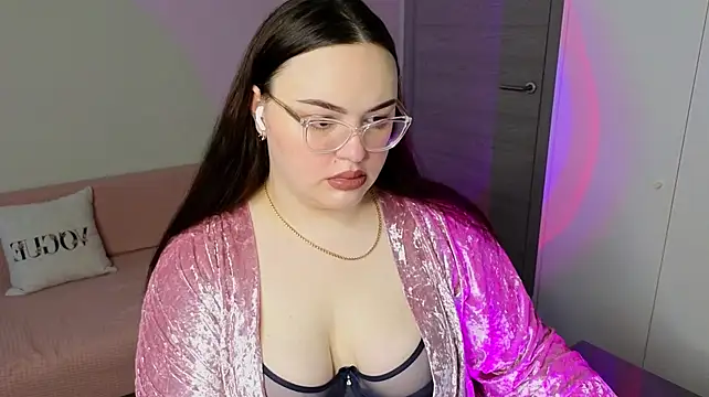 CarolinaRein live cam on StripChat