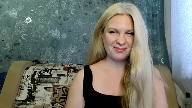 BlondeFox webcam