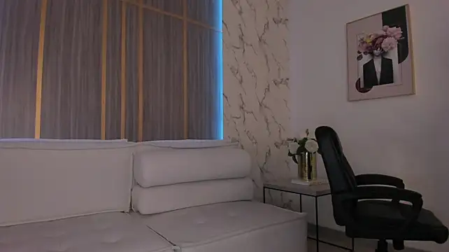 IsabellaAllen webcam