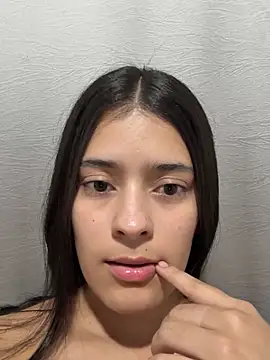 Isaaaaqueen live cam on StripChat
