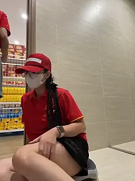 Sneaky_Cumshoot live sex cam