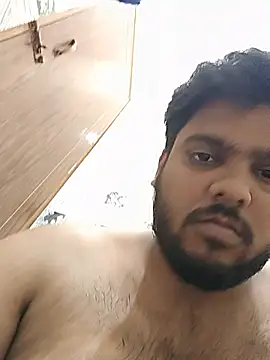 Cutehornyyboiy webcam