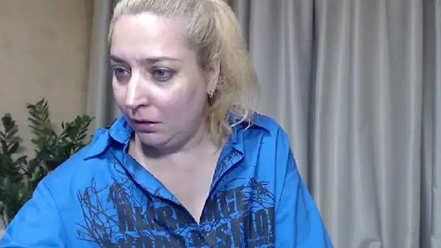 sweetpussy13 webcam