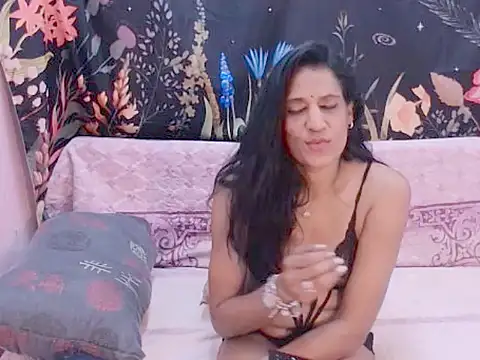 indiansexcsmile4u webcam