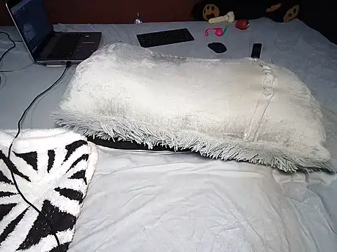 Heaven_sent77 webcam